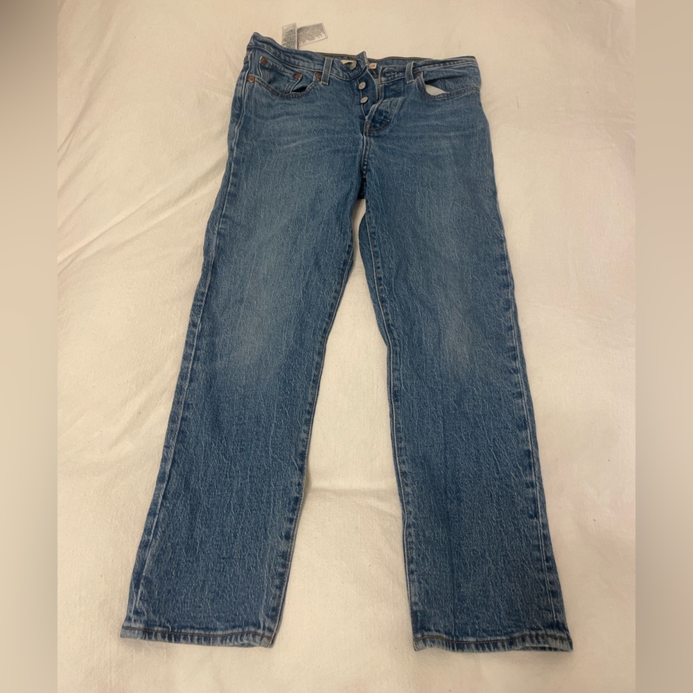 LEVI Wedgie Jeans Size 28 Like New